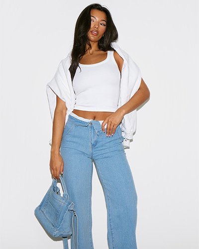 Wide-leg jeans with a folded waist